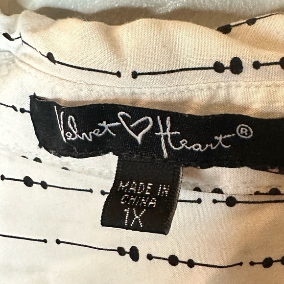 Velvet heart 1X white and black ladies button down shirt - Picture 2 of 2